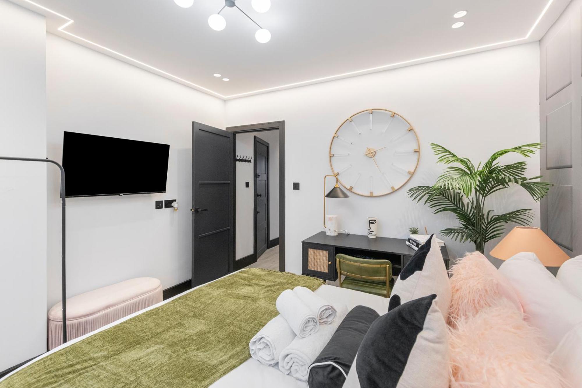 Апартаменты Unwind In Style 2Br With Cozy Backyard For Groups Лондон Экстерьер фото