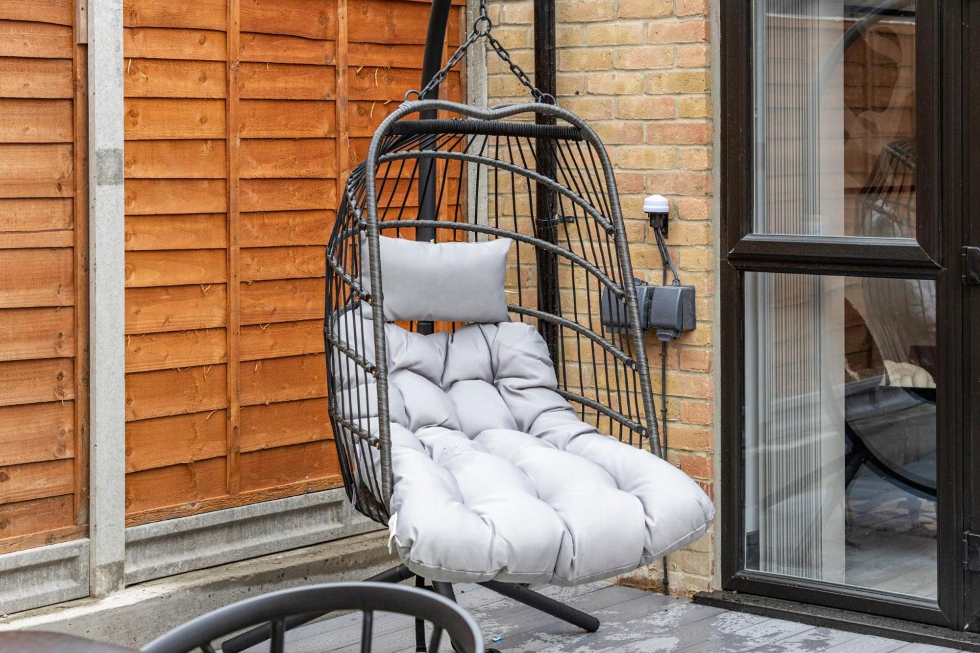 Апартаменты Unwind In Style 2Br With Cozy Backyard For Groups Лондон Экстерьер фото