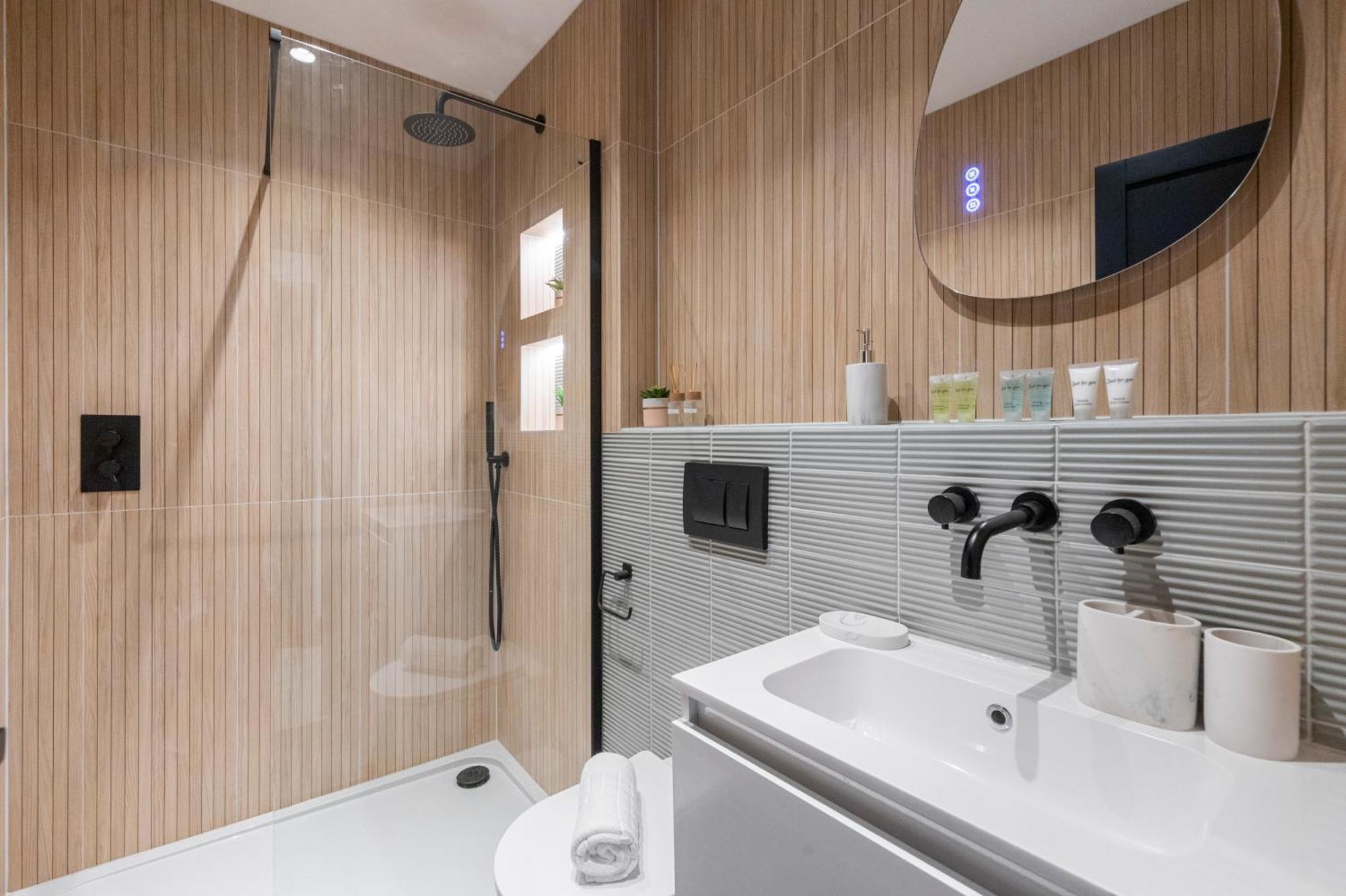 Апартаменты Unwind In Style 2Br With Cozy Backyard For Groups Лондон Экстерьер фото