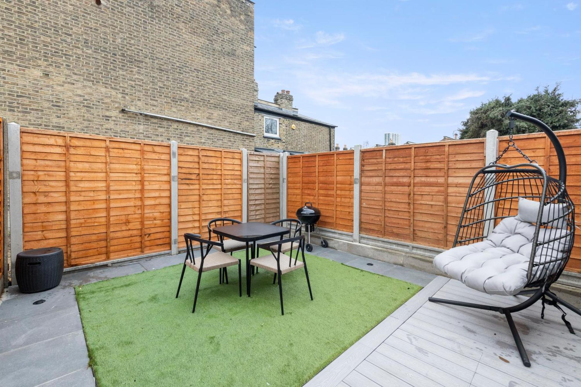 Апартаменты Unwind In Style 2Br With Cozy Backyard For Groups Лондон Экстерьер фото