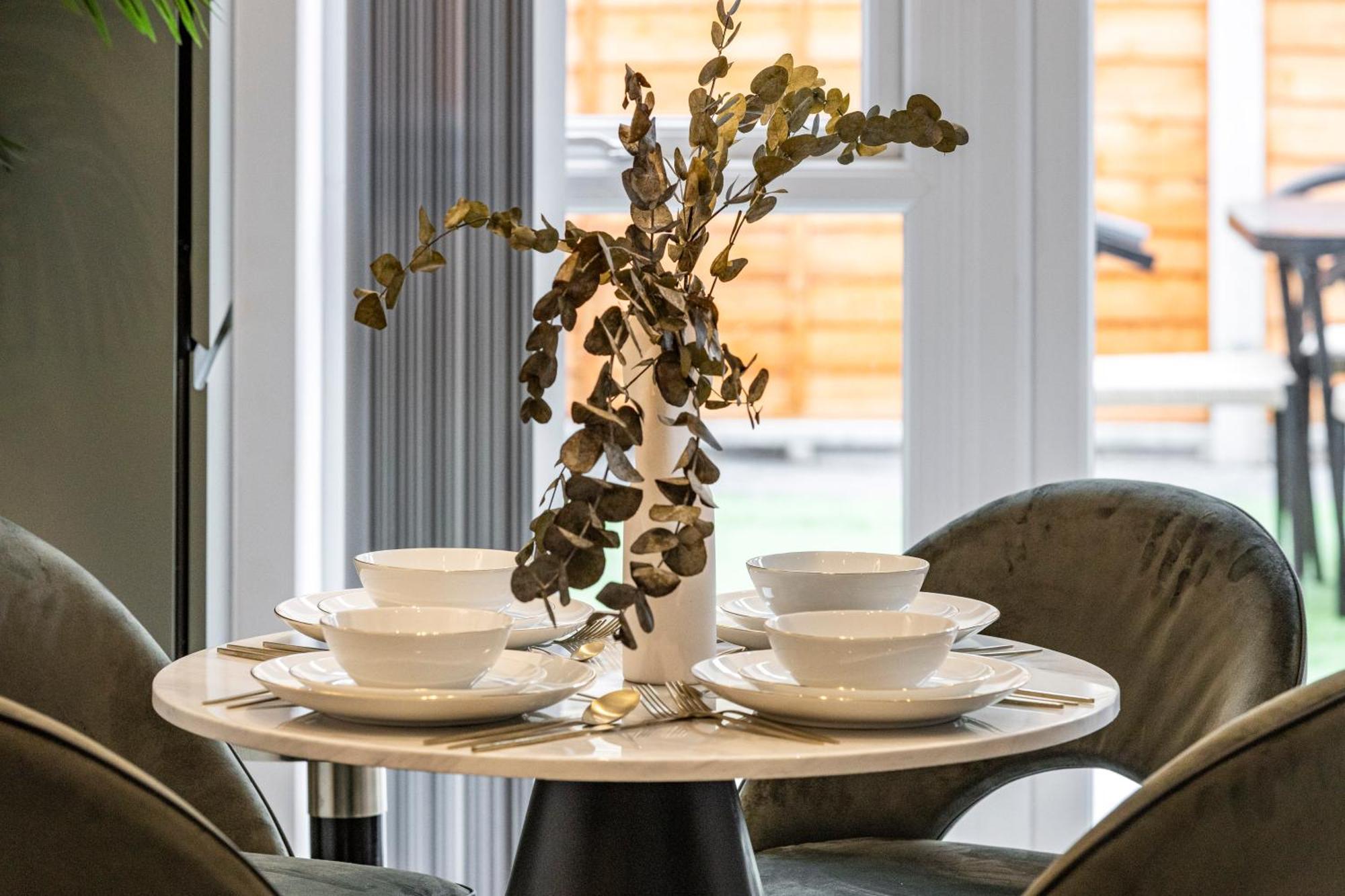 Апартаменты Unwind In Style 2Br With Cozy Backyard For Groups Лондон Экстерьер фото